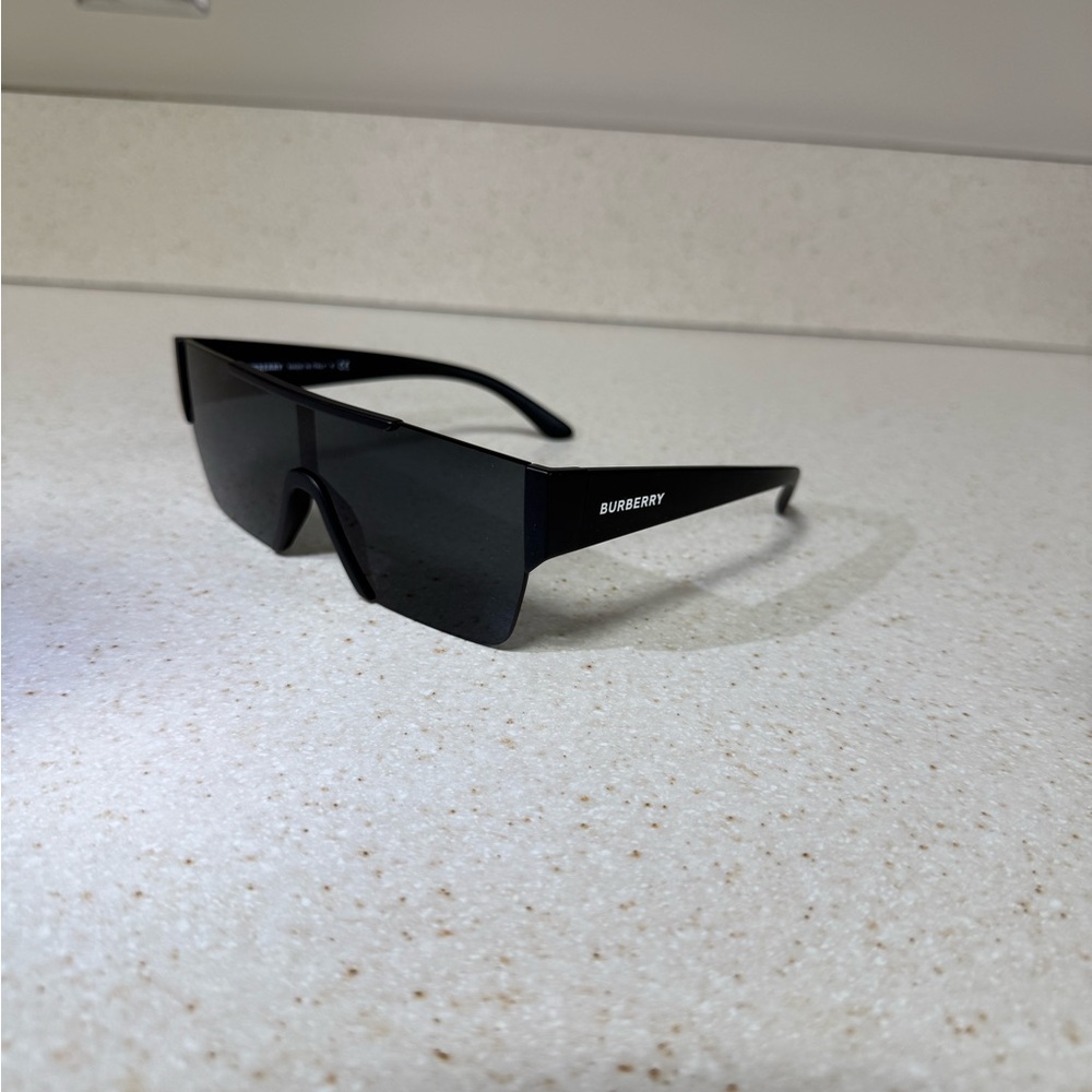 Burberry Black Oversized Sunglasses